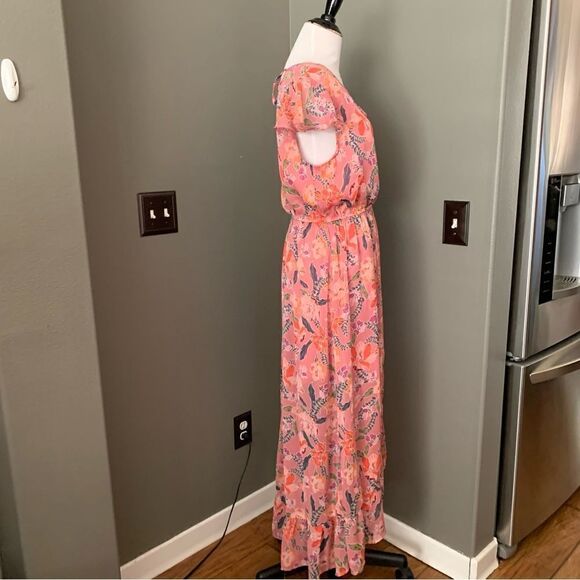 Band of Gypsies
Lianna Floral-Print Wrap Dress - Picture 6 of 14
